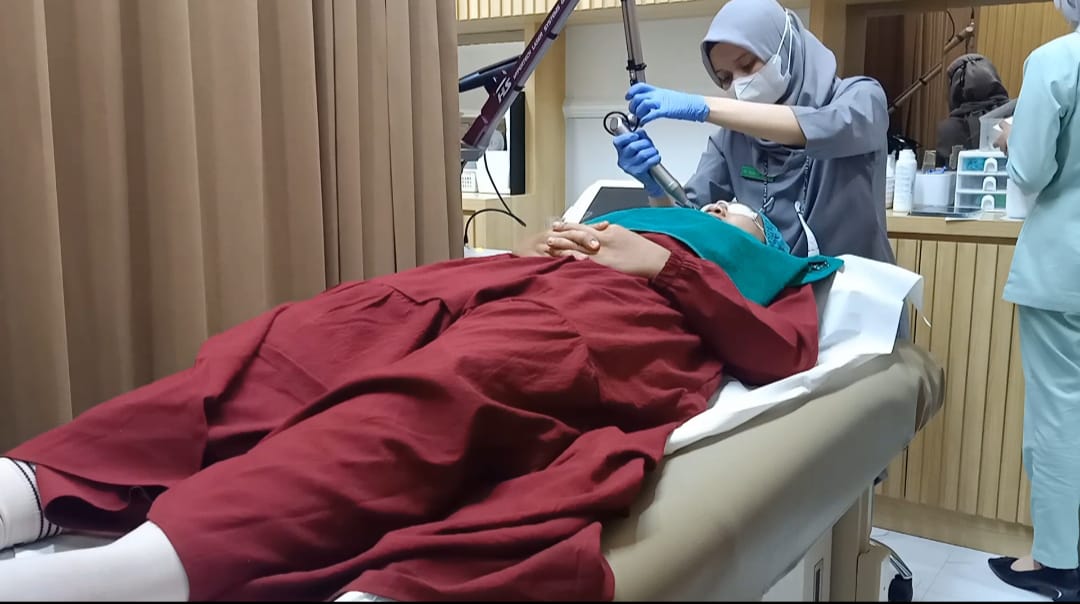 Mencari Glowing Skin? ZAP Clinic Setia Budi Semarang Punya Solusinya! 11 Mencari Glowing Skin? ZAP Clinic Setia Budi Semarang Punya Solusinya!