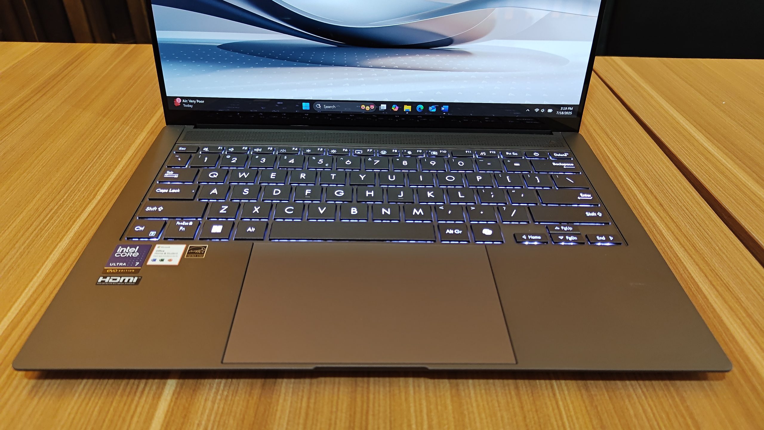 Laptop AI ASUS Zenbook S 14 OLED (UX5406SA)