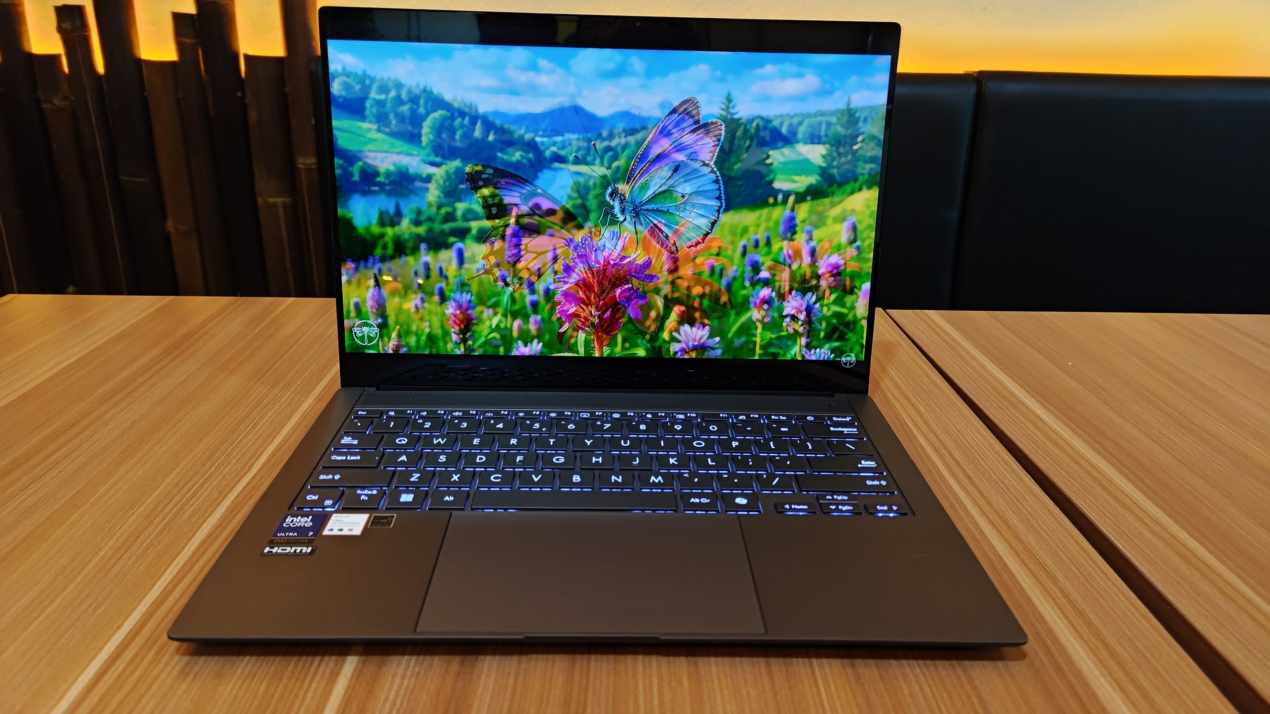 Laptop AI ASUS Zenbook S 14 OLED (UX5406SA)