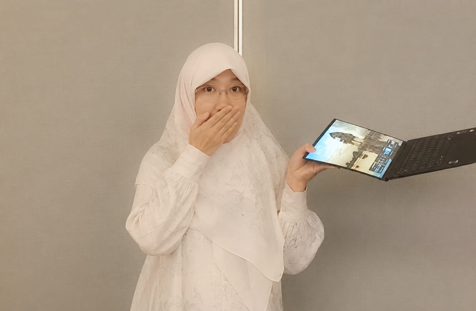 Saat Queen Bilang "Wah, Mahal Ya Laptopnya!" Ketika Kami Berkenalan dengan ASUS ExpertBook Ultra di Semarang 22 laptop ASUS ExpertBook Ultra