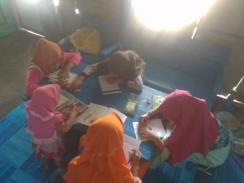 Menumbuhkan Minat Baca Dalam Keluarga dan Lingkungan Sekitar 41 Menumbuhkan Minat Baca Dalam Keluarga dan Lingkungan Sekitar 17